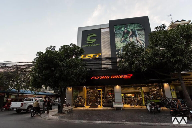Cycling in Phnom Penh